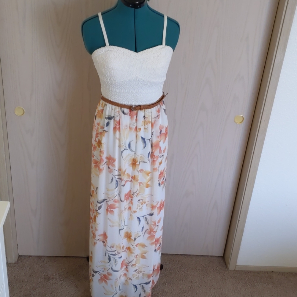 Juniors Lily Rose Belted Maxi Dress